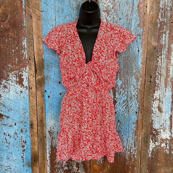 Aakaa Red Floral Romper Shorts Size Medium - Picture 1 of 7
